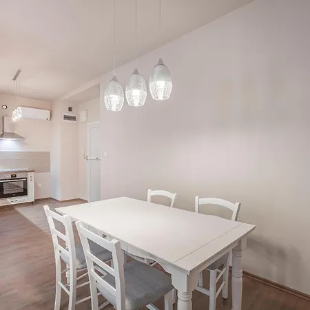 Апартаменты Freedom Near Parlament With Ac *