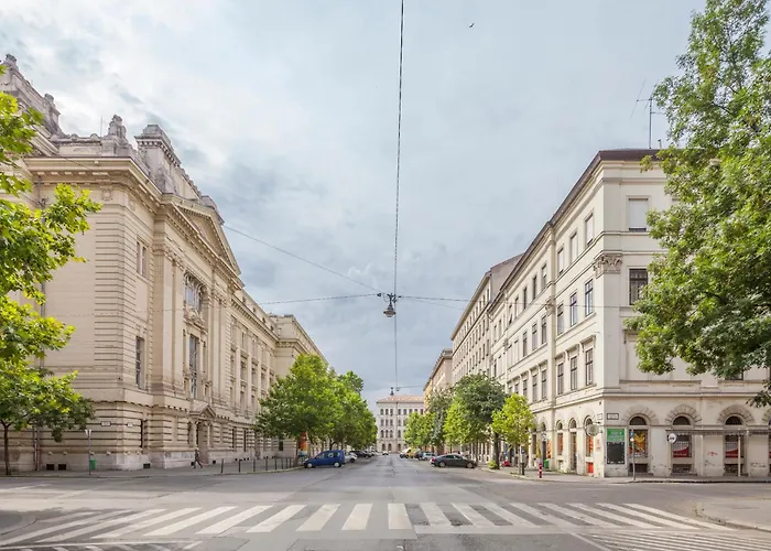 Apartament Freedom Near Parlament With Ac